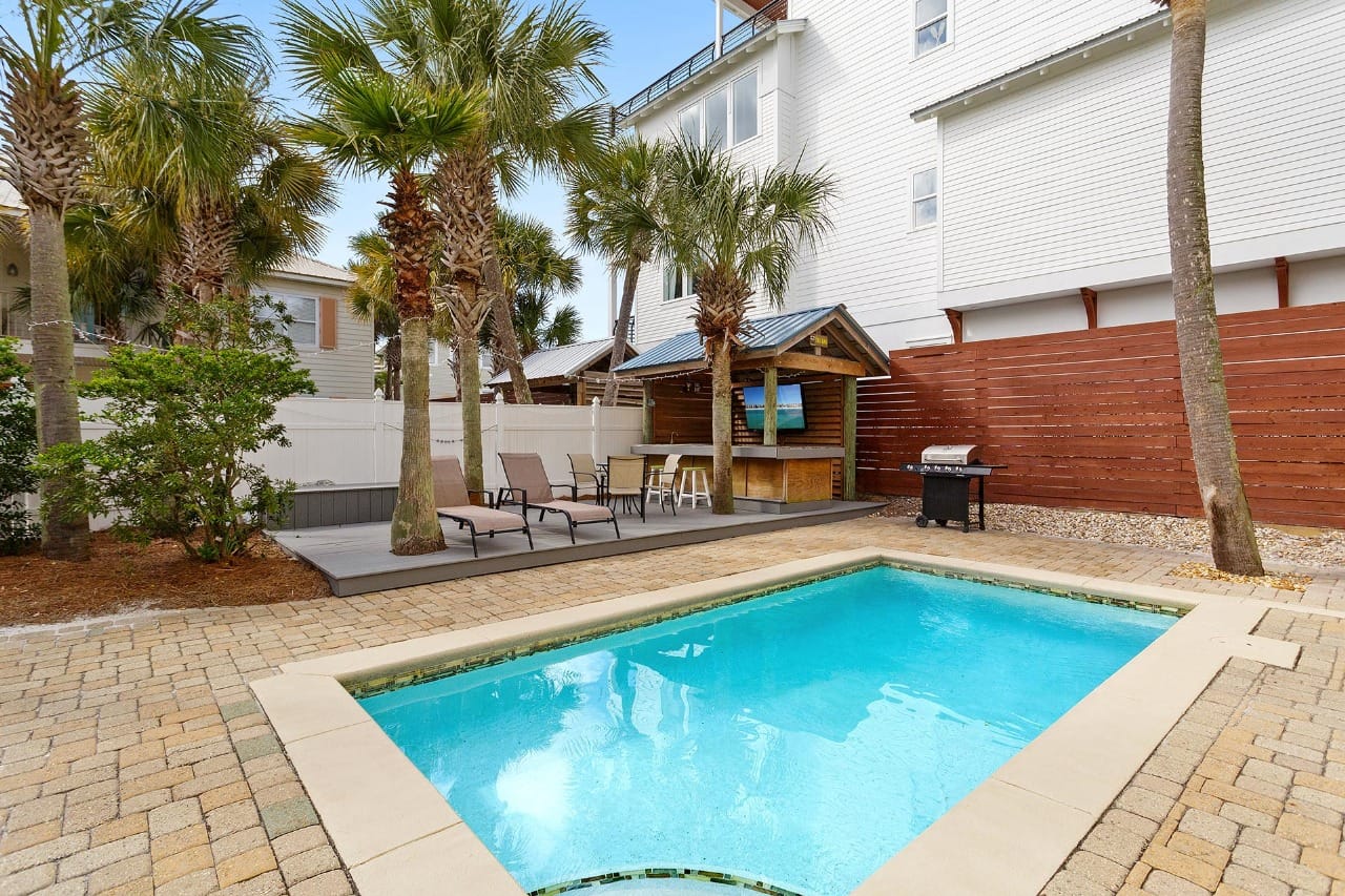 Coastal Cabana: The Perfect Balance of Nature and Luxury